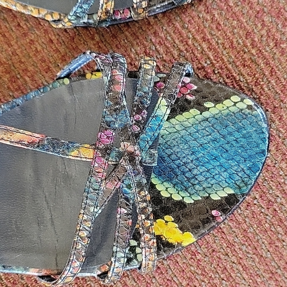 Stuart Weitzman Aqua Lizard Leather Sandals - Picture 2 of 8